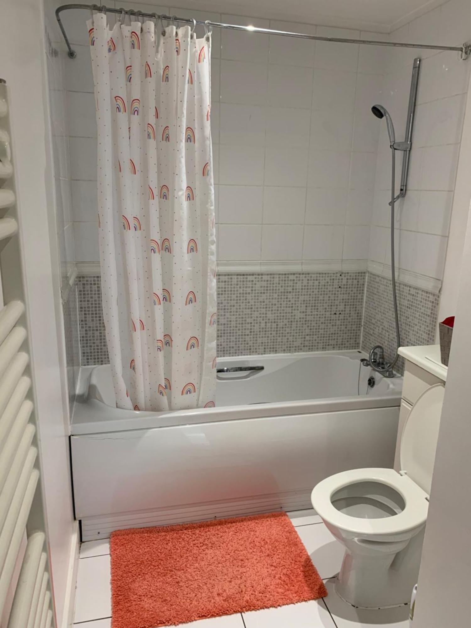 Room In Stratford With Private Bathroom And Parking London Bagian luar foto